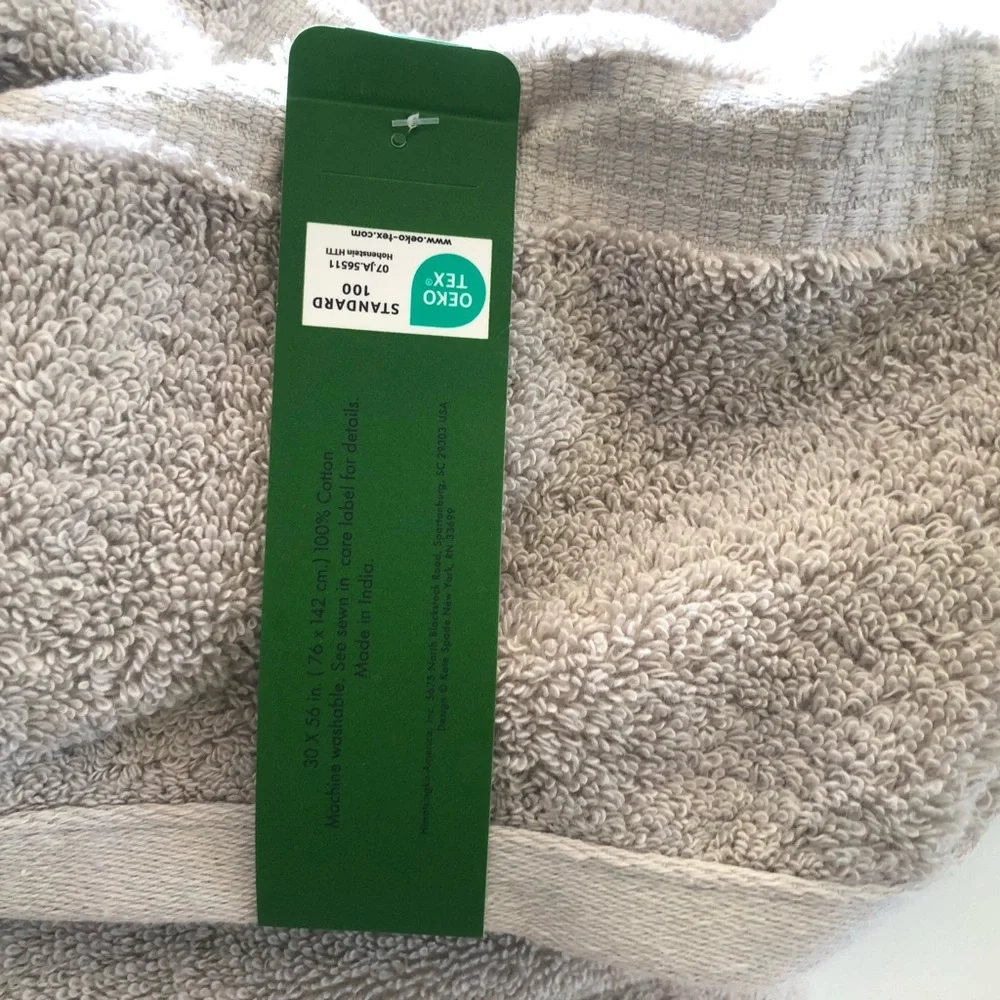 Kate spade 2 bath towels
